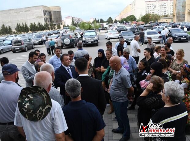 Deputat Emin Haciyev seçicilərlə görüşdü