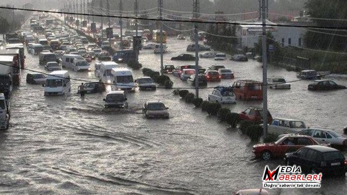 İstanbulda leysan: 2 nəfər öldü - Video