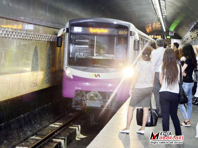 Metroda DAVA: müəllim döyüldü, sonra...