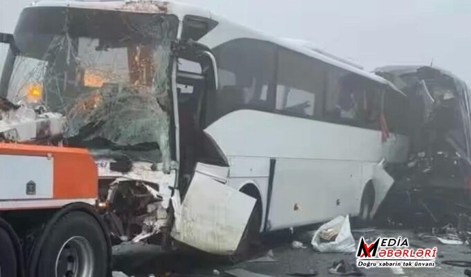 Avtobus yük maşını ilə toqquşdu: Onlarla ölü və yaralı var