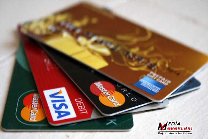 Bankların yeni fırıldağı: “Məcburi kredit kartı verilir” - VİDEO