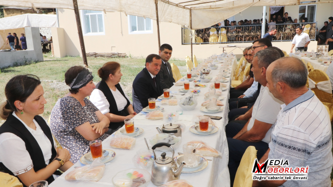 İcra başçısı şəhid anasının dəfn mərasimində iştirak edib və ailəsinə başsağlığı verib