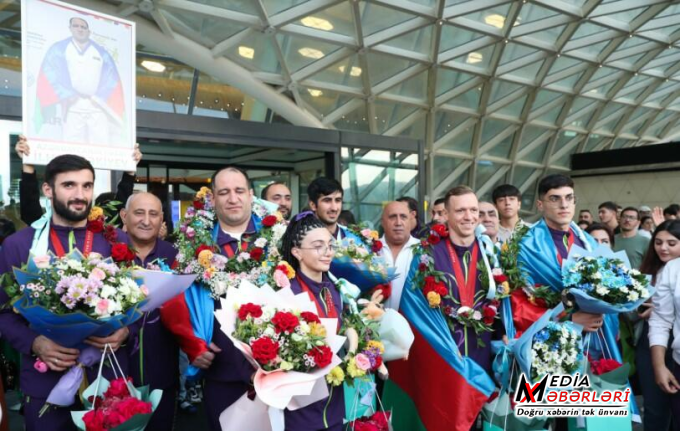 Paris Paralimpiadasında medal qazanan idmançılarımız Vətənə döndü - FOTO