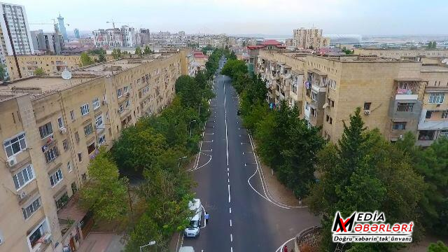 Bakıda yola qum töküb bağladılar - Video