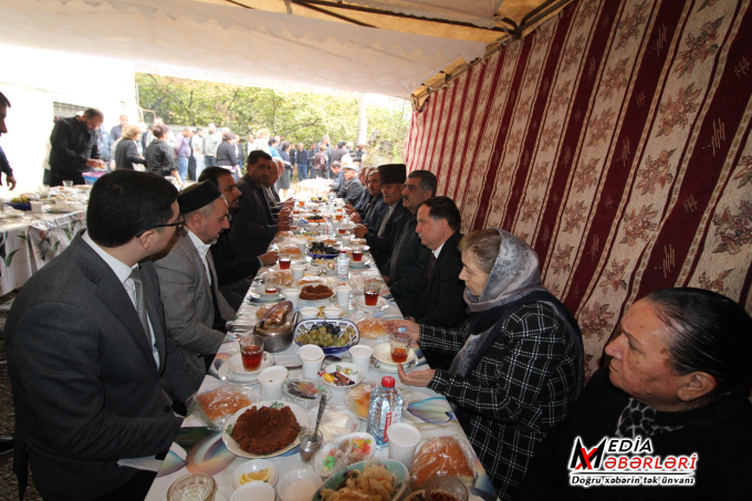 İcra başçısı Vətən müharibəsi əlili Namiq Qocayevin atasının vəfatı ilə əlaqədar ailəsinə başsağlığı verib