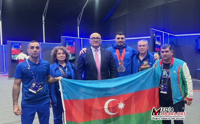 Dünya çempionatı: Azərbaycan ağırlıqqaldıranı gümüş medal qazanıb