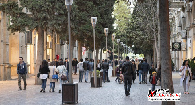 "Fəvvarələr" meydanında qanunsuz tikintinin qarşısı alındı