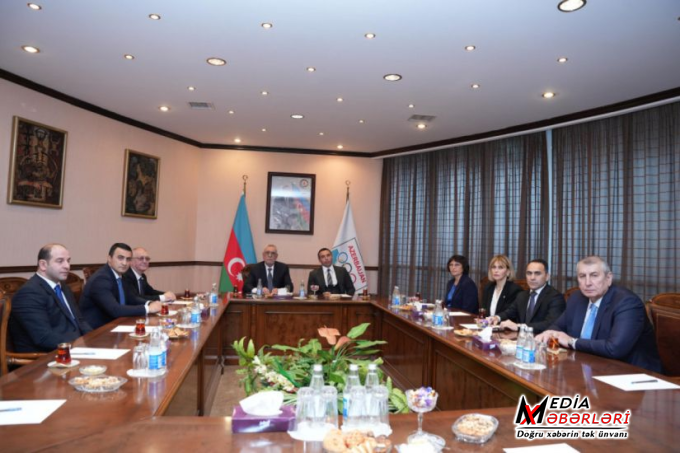 Azərbaycan Milli Olimpiya Komitəsinin baş katibi və vitse-prezidentləri seçildi Azərbaycan Milli Olimpiya Komitəsinin baş katibi və vitse-prezidentləri seçildi