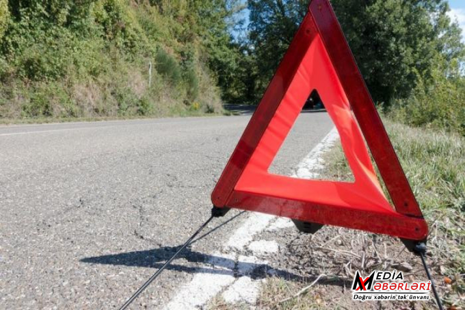 Qazaxda minik avtomobili daşa çırpılıb, 4 nəfər xəsarət alıb - YENİLƏNİB Qazaxda minik avtomobili daşa çırpılıb, 4 nəfər xəsarət alıb - YENİLƏNİB