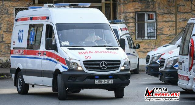Azərbaycanda qardaş bacısını bıçaqladı Azərbaycanda qardaş bacısını bıçaqladı