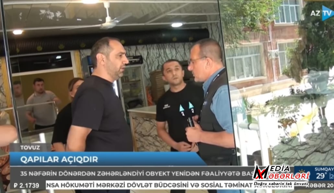 Tovuzda 35 nəfərin zəhərlənməsi ilə gündəmə gələn dönər evində jurnalistlərə hücum edildi - Video