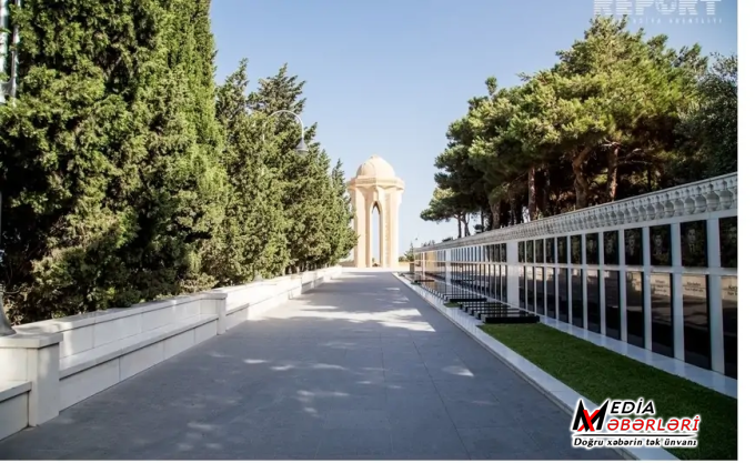 Qalmaqaldan sonra ərəb turistlər yenidən Şəhidlər Xiyabanında - Bu dəfə... Qalmaqaldan sonra ərəb turistlər yenidən Şəhidlər Xiyabanında - Bu dəfə...