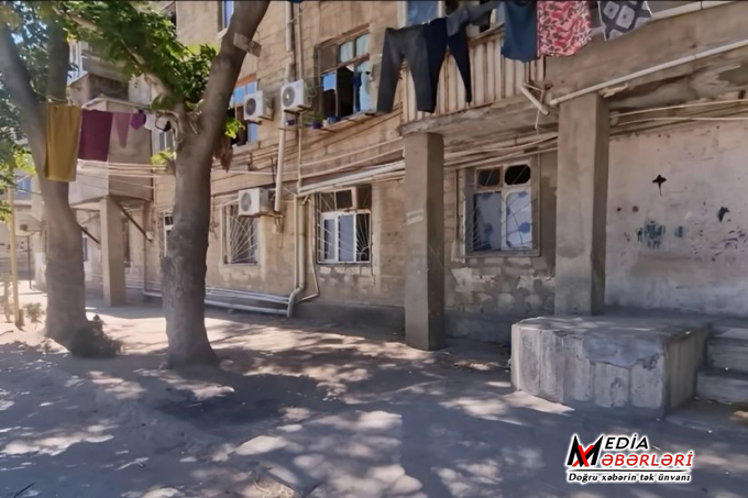 Keçmiş məcburi köçkün evdən çıxmaq üçün 20 min manat tələb edir - VİDEO Keçmiş məcburi köçkün evdən çıxmaq üçün 20 min manat tələb edir - VİDEO