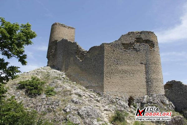 Məşhur tarixi abidə yenidən ziyarətçilər üçün açılır Məşhur tarixi abidə yenidən ziyarətçilər üçün açılır