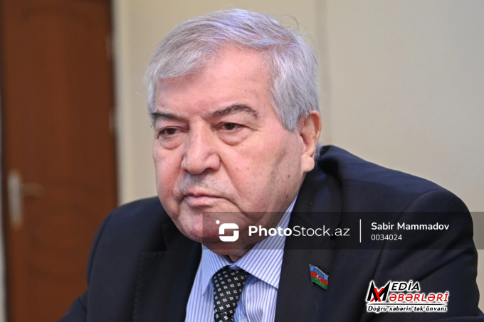 Sabir Rüstəmxanlı qızının boşanmasından danışdı Sabir Rüstəmxanlı qızının boşanmasından danışdı