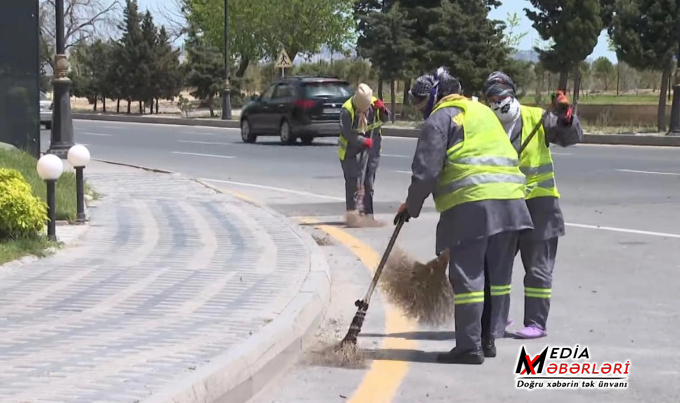 Bakıda süpürgəçi qadın avtomobillə vurulub: "Qəzanı törədən şəxs yoxa çıxıb" - VİDEO