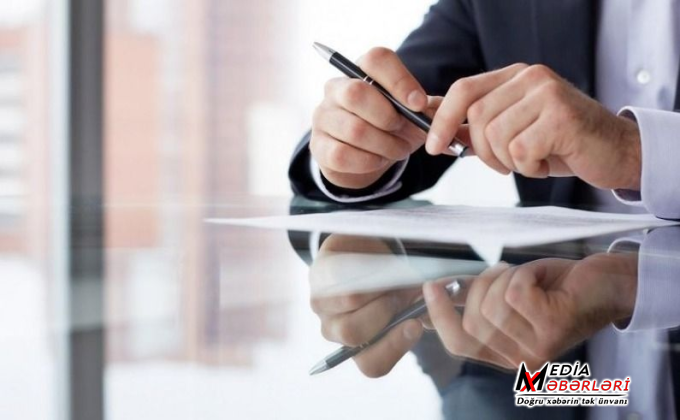 Səhiyyə naziri vəzifəsindən azad olunub