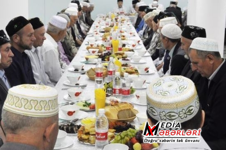 Yas mərasimlərində yeni TREND: Dəfnetmədə vağzalı səsləndirmək dində necə qarşılanır? Yas mərasimlərində yeni TREND: Dəfnetmədə vağzalı səsləndirmək dində necə qarşılanır?