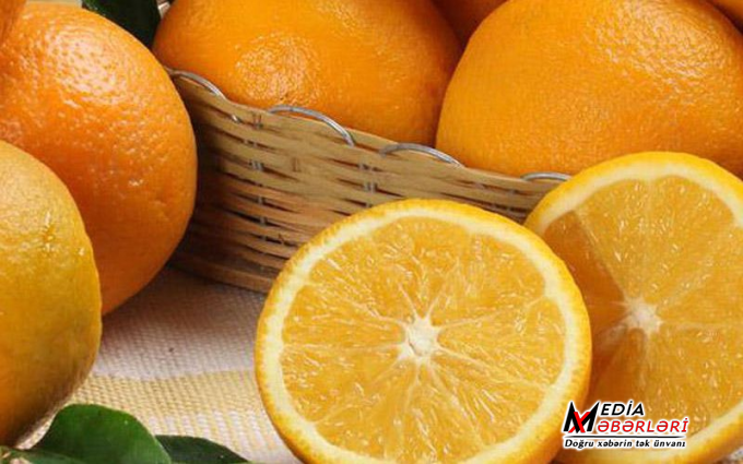 İrandan gətirilən portağal boyanır? - Ələ keçən rəng şübhə yaratdı - VİDEO İrandan gətirilən portağal boyanır? - Ələ keçən rəng şübhə yaratdı - VİDEO