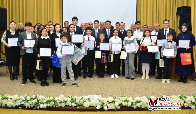 Ağstafada “Konstitusiya və Suverenlik ili: nəticələr və nailiyyətlər” mövzusunda ümumrayon tədbiri keçirilib Ağstafada “Konstitusiya və Suverenlik ili: nəticələr və nailiyyətlər” mövzusunda ümumrayon tədbiri keçirilib