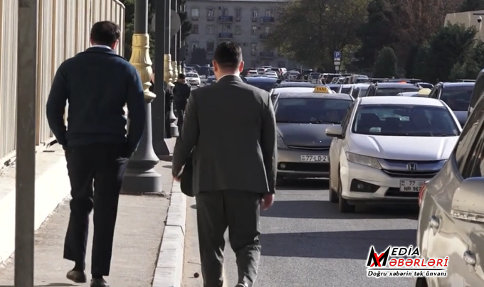 Nərimanov rayonundakı səki piyadalar üçün yararsız vəziyyətə düşüb - VİDEO