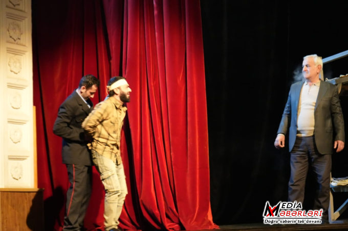 "Simurq quşu" tamaşası Qazaxda nümayiş etdirilib – FOTOLAR "Simurq quşu" tamaşası Qazaxda nümayiş etdirilib – FOTOLAR