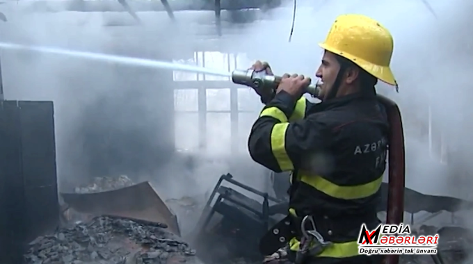 Göyçayda yanğın: Dörd ailənin evi külə döndü - VİDEO