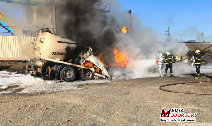 Qazaxda yanacaq daşıyan maşın yandı, ölən var - Video Qazaxda yanacaq daşıyan maşın yandı, ölən var - Video