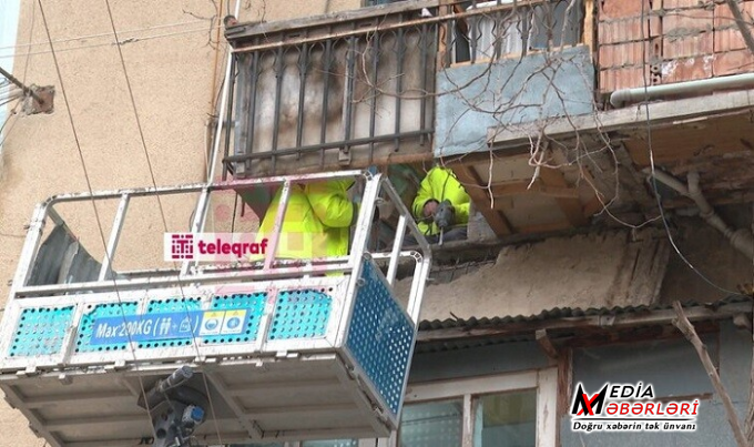 Bakıda binanın eyvanı uçdu - Foto