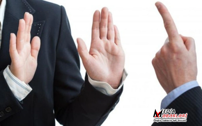 Vəzifəli şəxsləri şantaj edən "jurnalist" yenidən hakim qarşısında