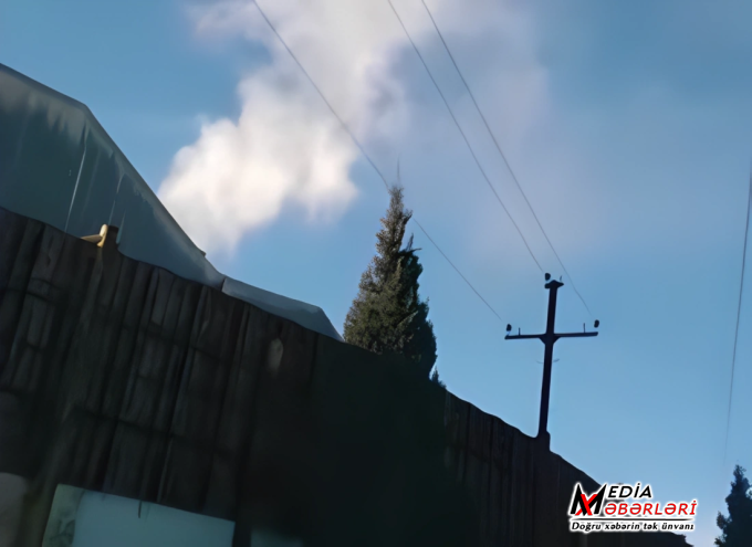 Abşeronda sakinlər zavoddan yayılan tüstü və səs-küydən ŞİKAYƏT EDİRLƏR Abşeronda sakinlər zavoddan yayılan tüstü və səs-küydən ŞİKAYƏT EDİRLƏR