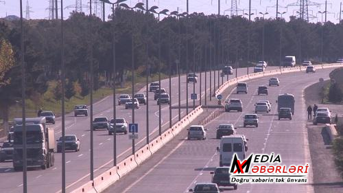 Diqqət: bu yolda sürücüləri saxlayıb, pul tələb edirlər