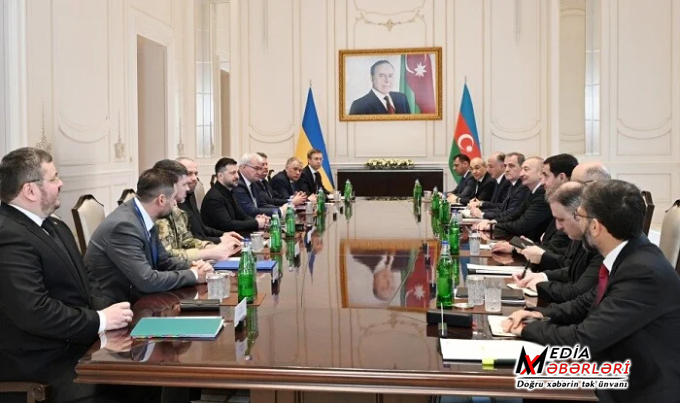 Prezidentlərin geniş tərkibdə görüşü keçirilir