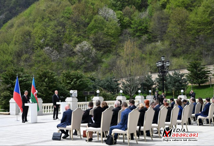 "Çexiyaya qonşu olan ölkələrə Azərbaycan təbii qaz ixrac edir" - Prezident İlham Əliyev
