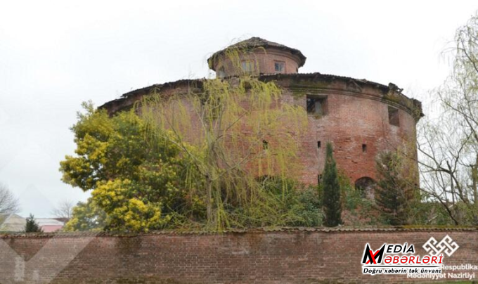 Dairəvi qalada bərpa işlərinə başlanıldı - Foto