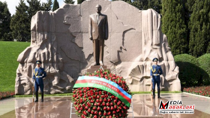 Ümummilli lider Heydər Əliyevin xatirəsi anılır Ümummilli lider Heydər Əliyevin xatirəsi anılır
