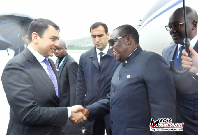 Zimbabve Respublikasının Vitse-prezidenti Azərbaycana səfərə gəlib