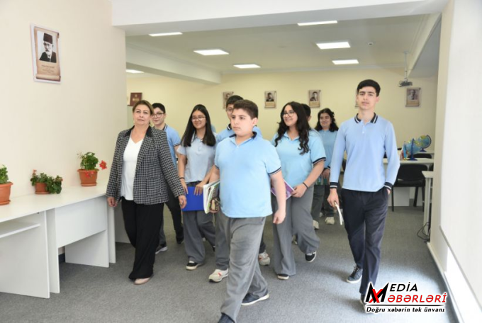 Müəllimlər üçün vahid geyim tələbləri tətbiq olunacaq - valideynlərə yeni vəzifə verilir... Müəllimlər üçün vahid geyim tələbləri tətbiq olunacaq - valideynlərə yeni vəzifə verilir...