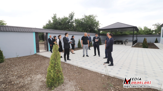 Qazaxda icra başçısı şəhidin evində aparılan təmir işlərinin mövcud vəziyyəti ilə yerində maraqlanıb Qazaxda icra başçısı şəhidin evində aparılan təmir işlərinin mövcud vəziyyəti ilə yerində maraqlanıb