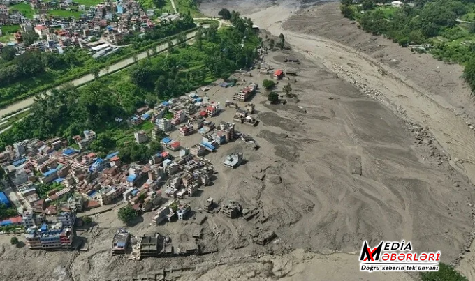 Nepalda güclü daşqın: 389 ölü, 1400 itkin Nepalda güclü daşqın: 389 ölü, 1400 itkin