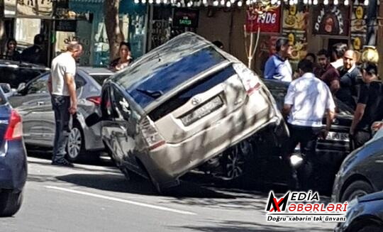 Bakıda ağır qəza: Qadını vurdu, sonra “Prius”a çırpıldı