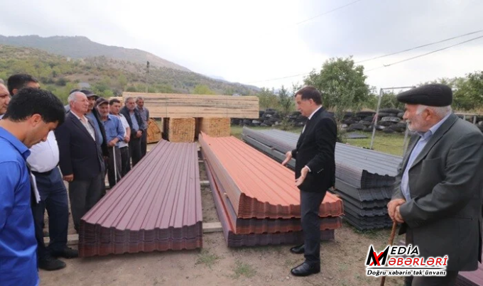 Qazaxda bu sakinlərə dam örtüyü materialları verilir - Foto