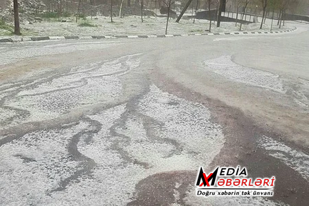 Bu rayona dolu düşdü: Yollara, ağaclara ziyan dəydi Bu rayona dolu düşdü: Yollara, ağaclara ziyan dəydi