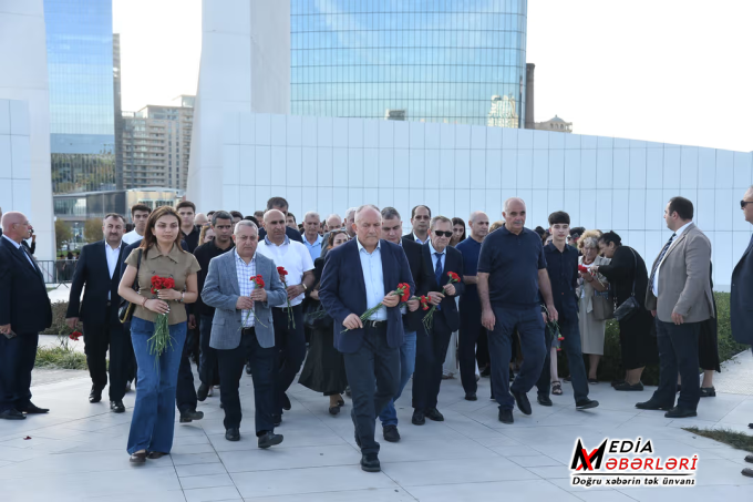 AzTU kollektivi Zəfər parkını ziyarət edib AzTU kollektivi Zəfər parkını ziyarət edib