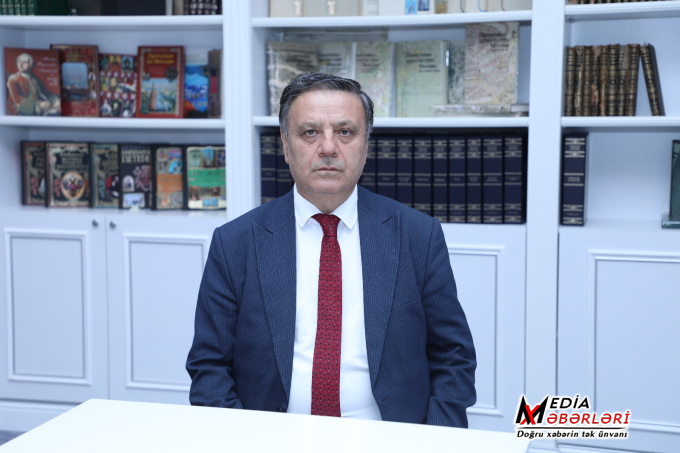 Hicab və məktəbli forması ilə bağlı müzakirələr - Filosofdan milli dəyərlər və təhsil mesajı Hicab və məktəbli forması ilə bağlı müzakirələr - Filosofdan milli dəyərlər və təhsil mesajı