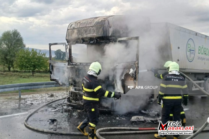 Qazaxda TIR yanıb - FOTO Qazaxda TIR yanıb - FOTO