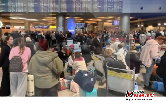 Moskva aeroportları ötən gecə belə olub - VİDEO Moskva aeroportları ötən gecə belə olub - VİDEO